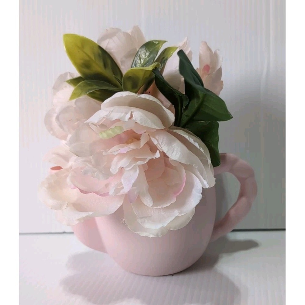 Target Bullseye Flower Arrangement in Pink Teapot 8"H x 4"D (NEW)